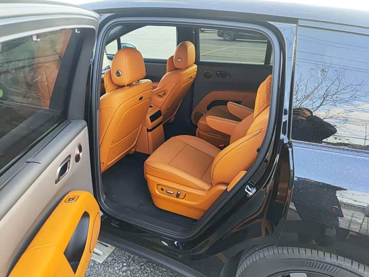 Фото 6 - LiXiang i8