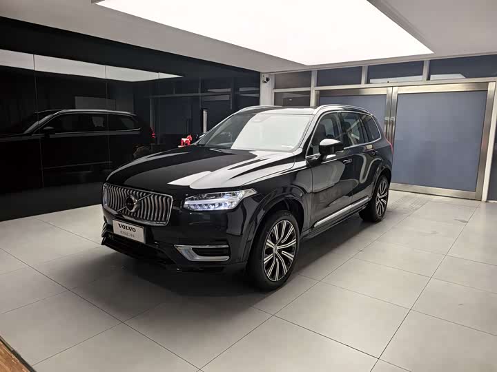 Фото 1 - Volvo XC90