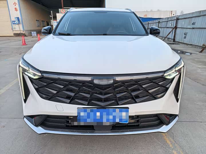 Фото 2 - Geely Atlas