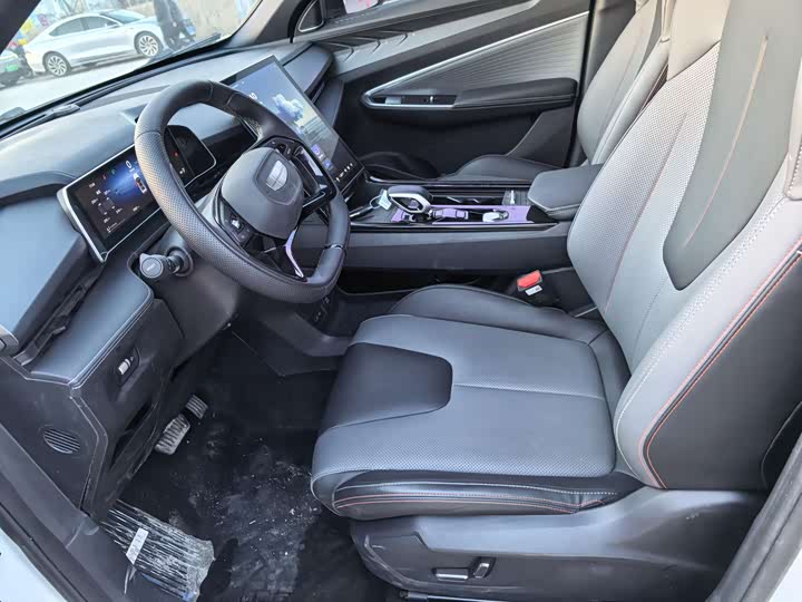 Фото 4 - Geely Atlas