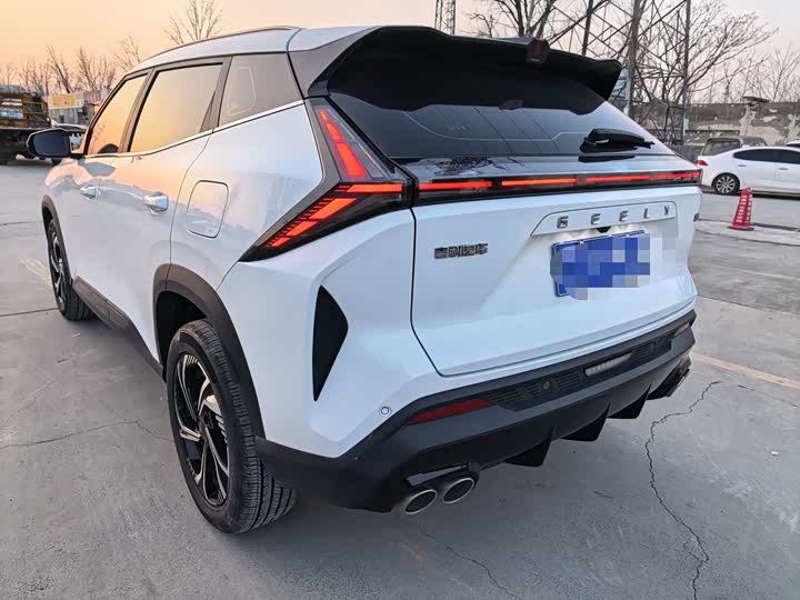 Фото 9 - Geely Atlas