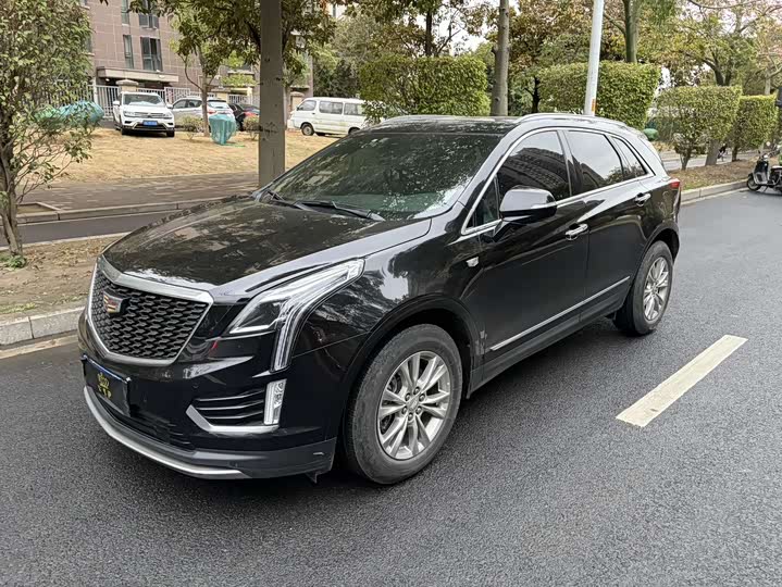 Фото 1 - Cadillac XT5