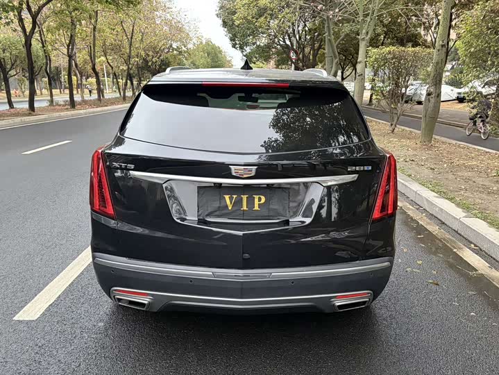 Фото 6 - Cadillac XT5
