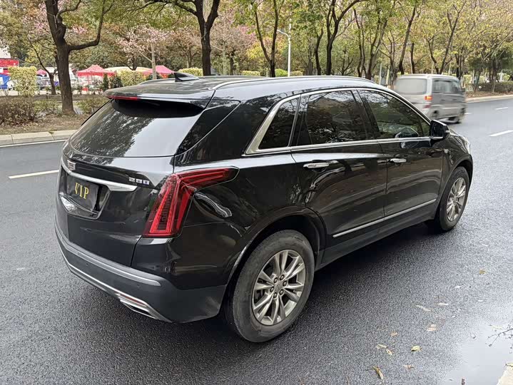 Фото 7 - Cadillac XT5