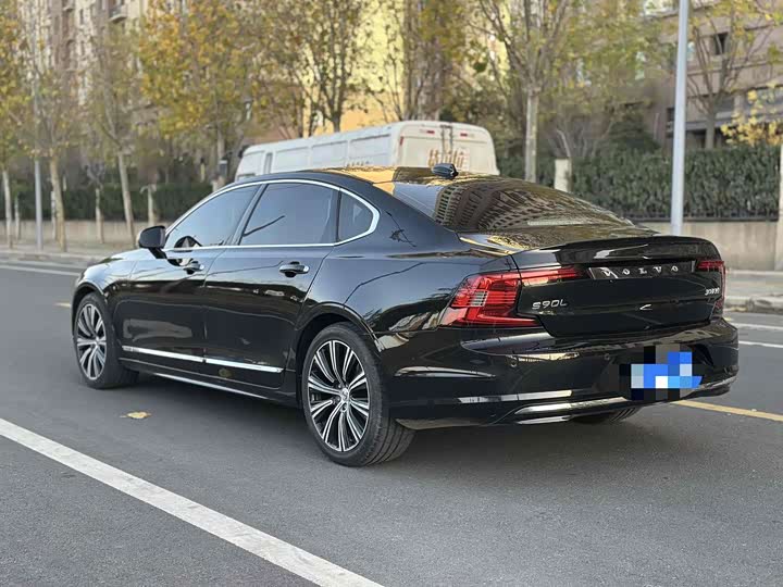 Фото 3 - Volvo S90