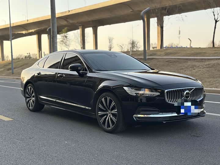 Фото 7 - Volvo S90