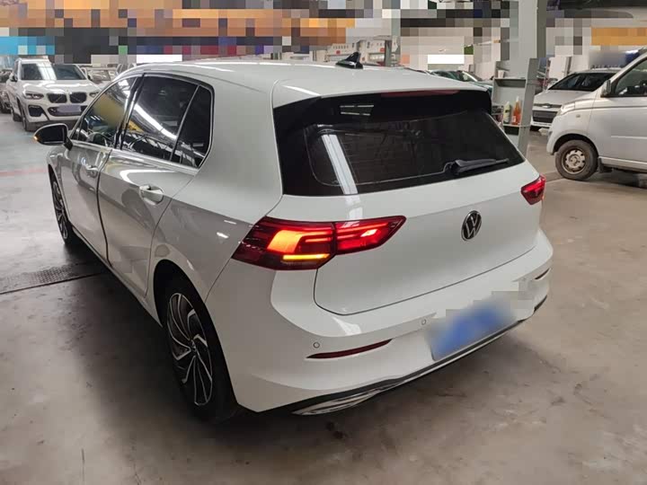 Фото 5 - Volkswagen Golf