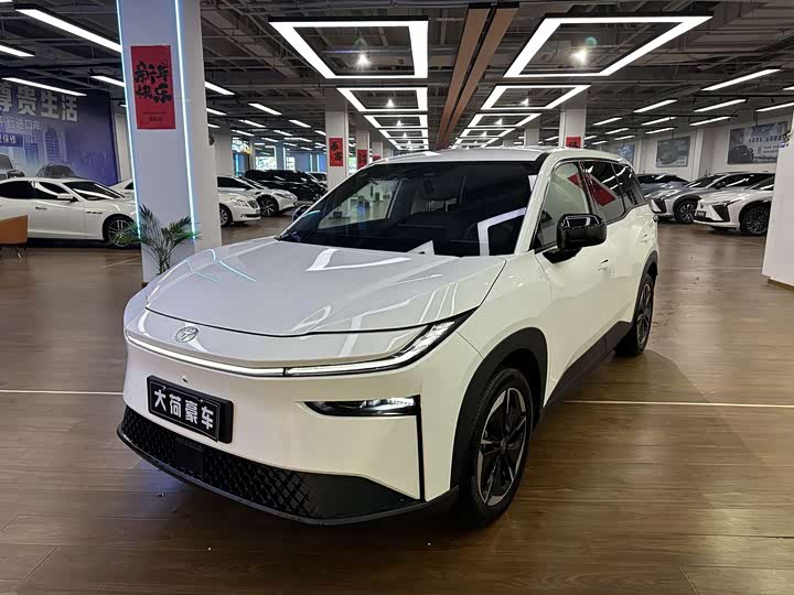 Фото 1 - Toyota bZ3X