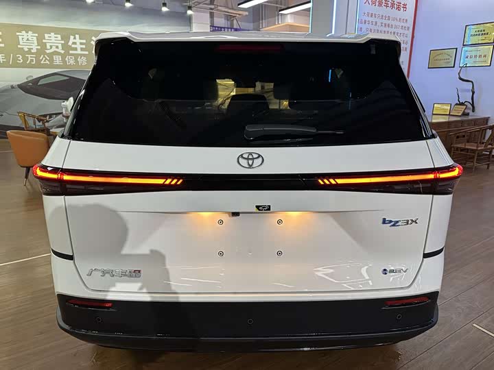 Фото 4 - Toyota bZ3X