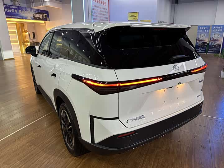 Фото 5 - Toyota bZ3X