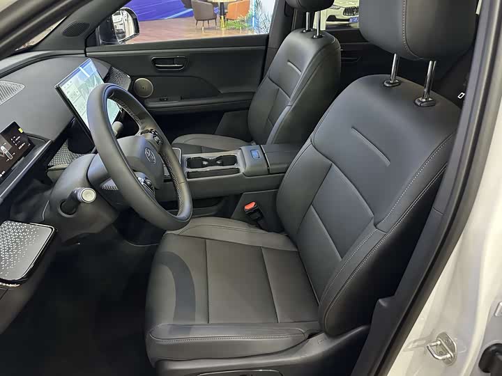 Фото 7 - Toyota bZ3X