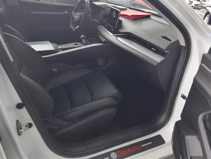 Фото 8 - Geely Preface