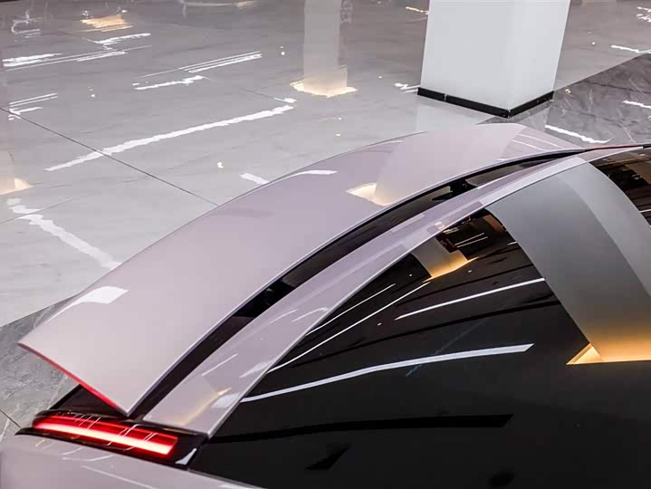 Фото 6 - XPeng P7