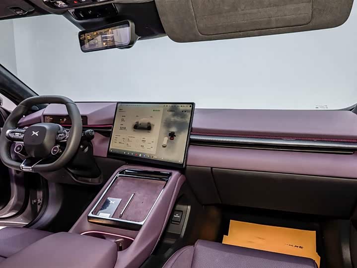 Фото 8 - XPeng P7