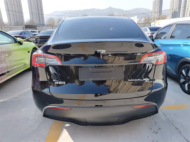 Фото 6 - Tesla Model Y