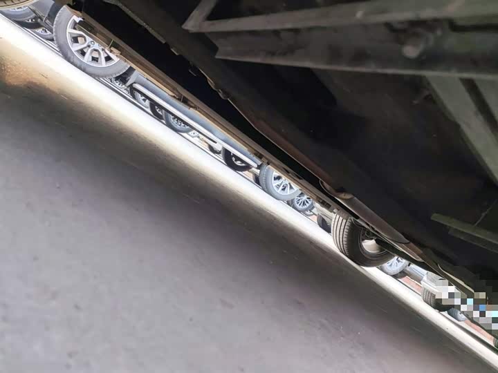 Фото 8 - Hongqi HS5