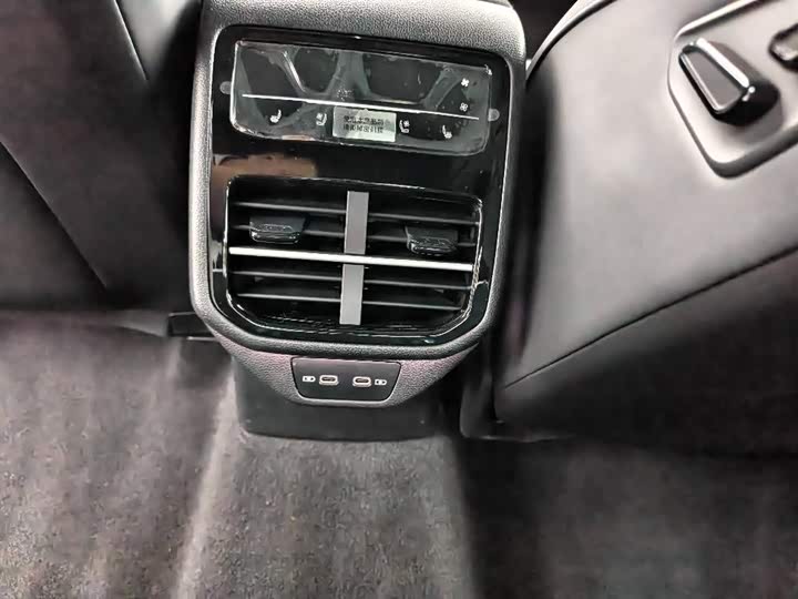 Фото 9 - Volkswagen Passat