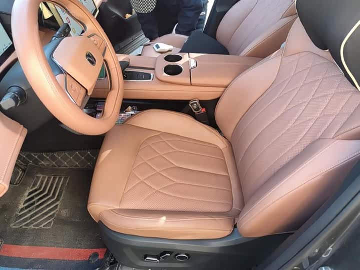 Фото 9 - Changan UNI-Z Hybrid