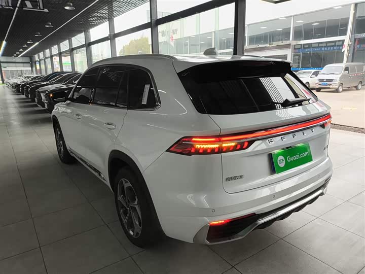 Фото 5 - Geely Monjaro