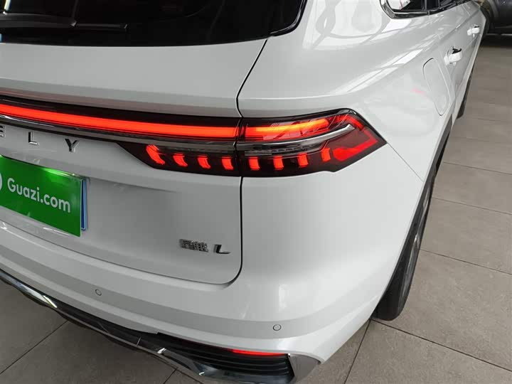 Фото 8 - Geely Monjaro