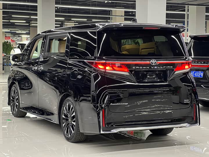 Фото 6 - Toyota Vellfire
