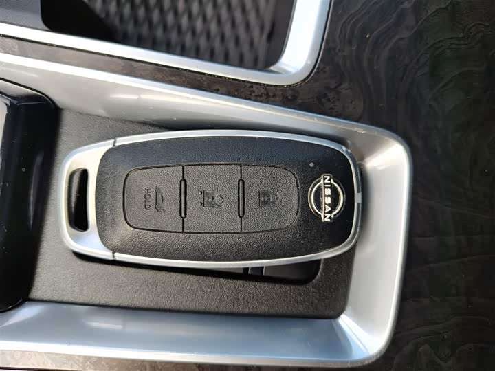 Фото 9 - Nissan Teana