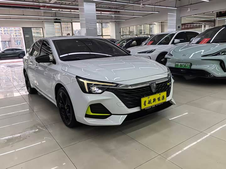 Фото 3 - Roewe i6 Max EV