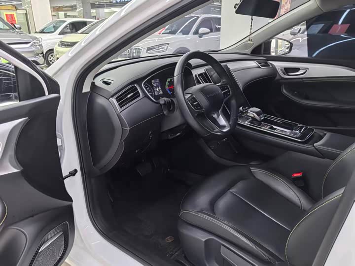 Фото 8 - Roewe i6 Max EV