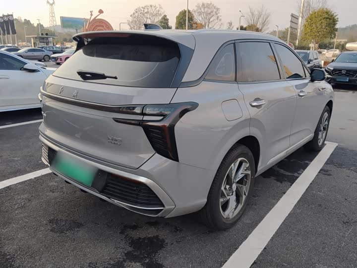 Фото 6 - Hongqi HS3 Hybrid