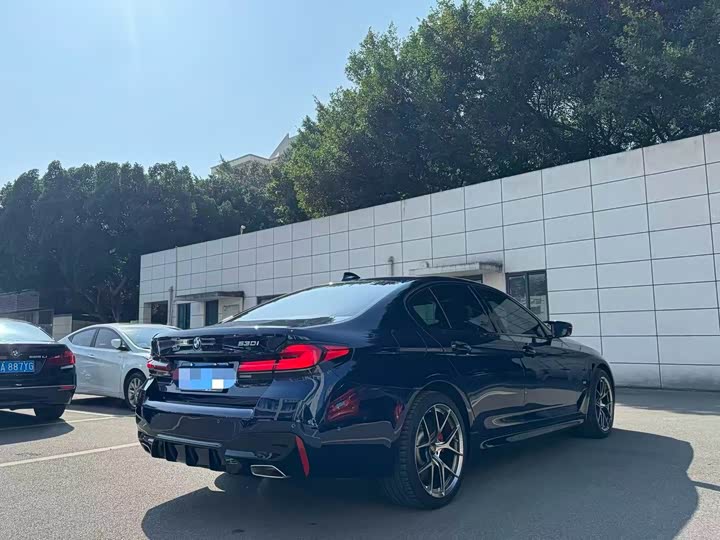 Фото 8 - BMW 5 Series