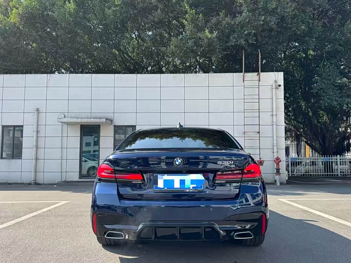 Фото 9 - BMW 5 Series