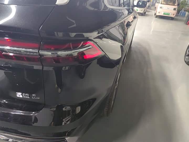 Фото 8 - Geely Monjaro