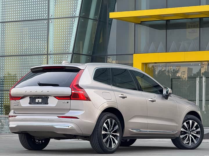 Фото 4 - Volvo XC60