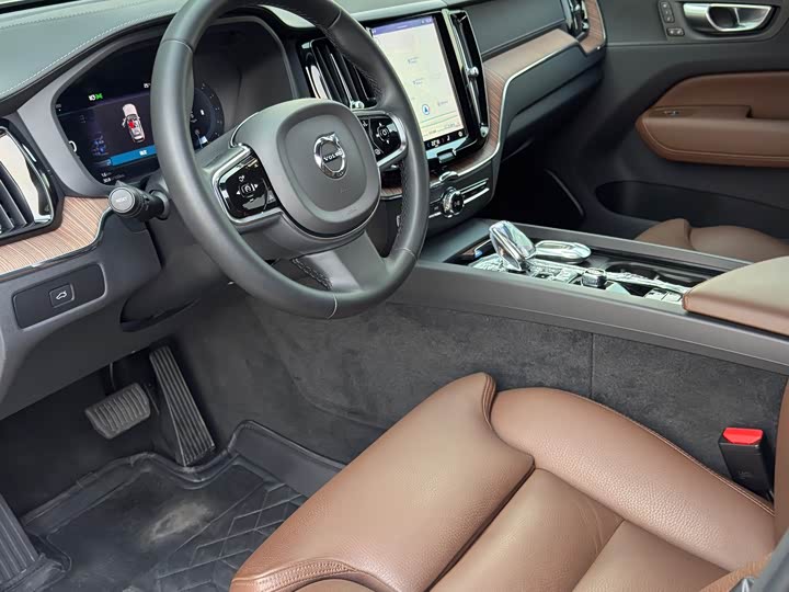 Фото 7 - Volvo XC60