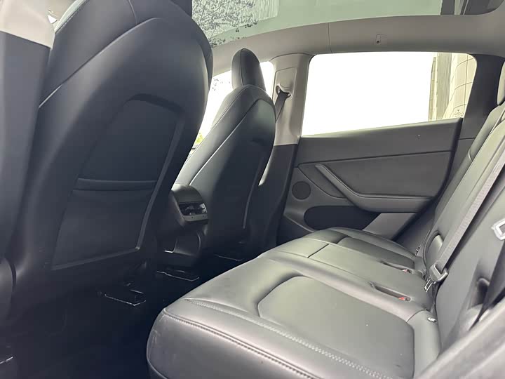 Фото 6 - Tesla Model Y