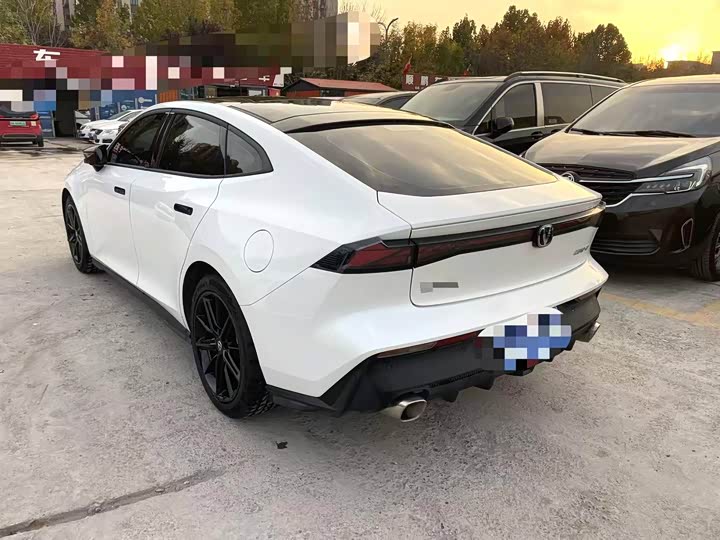 Фото 7 - Changan UNI-V