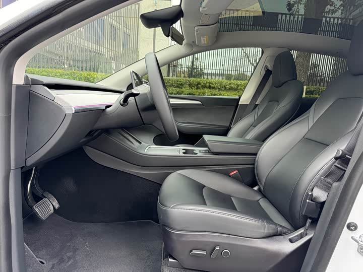 Фото 4 - Tesla Model Y