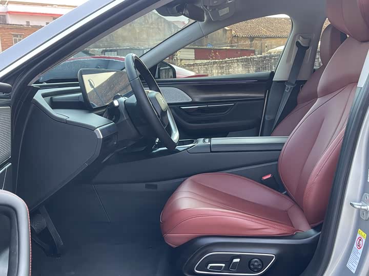 Фото 9 - XPeng P7