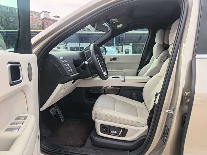 Фото 7 - LiXiang L8