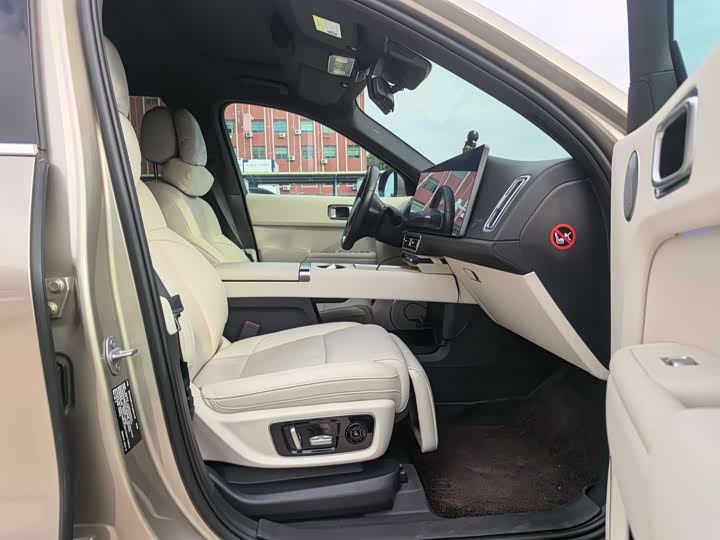 Фото 9 - LiXiang L8