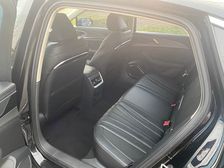 Фото 5 - Hongqi H5