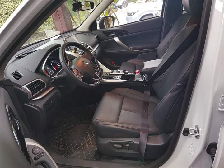 Фото 8 - Mitsubishi Eclipse Cross