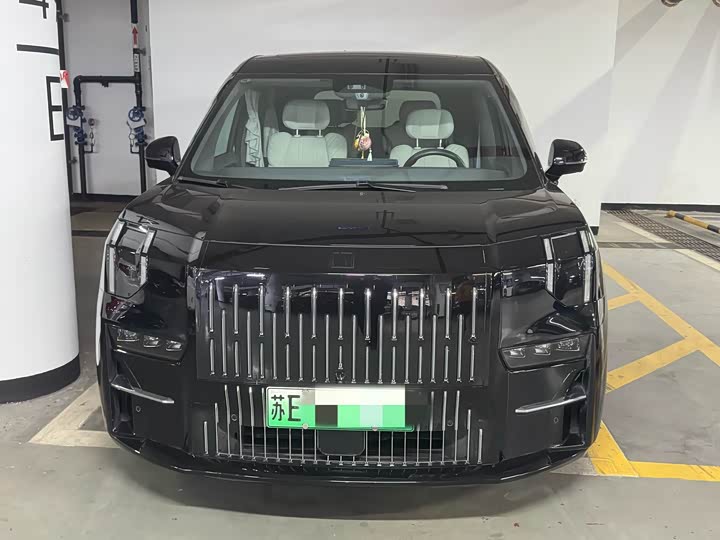 Фото 2 - Zeekr 009