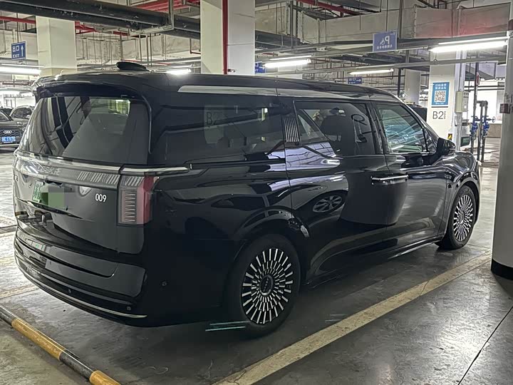 Фото 4 - Zeekr 009