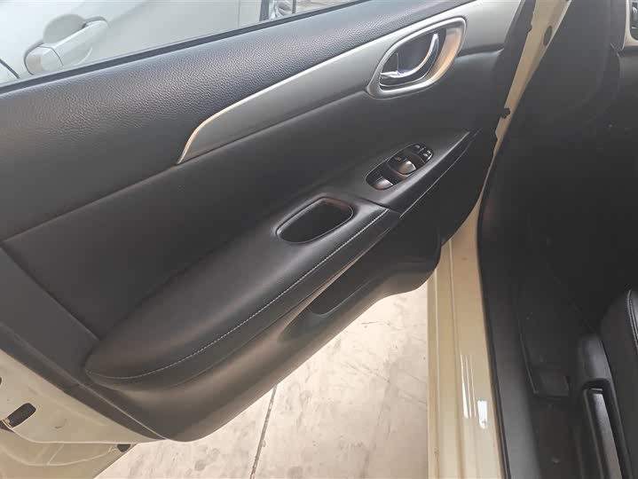 Фото 7 - Nissan Sylphy