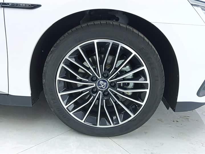 Фото 6 - BYD Han