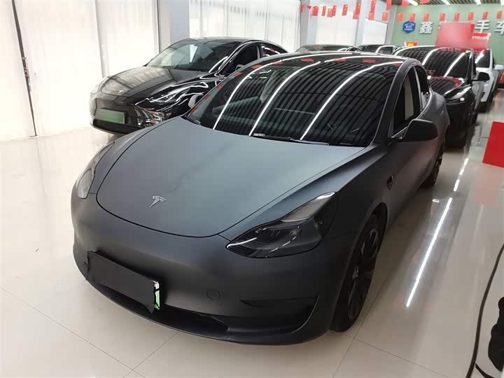 Фото 2 - Tesla Model 3
