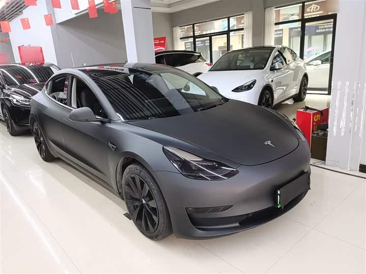 Фото 4 - Tesla Model 3
