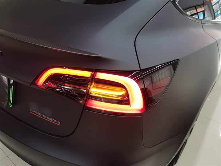 Фото 8 - Tesla Model 3