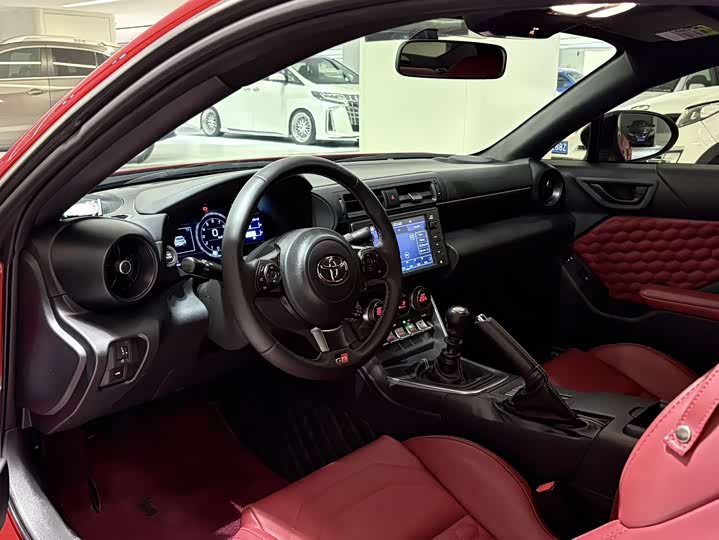 Фото 4 - Toyota GR86